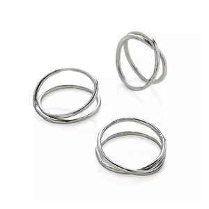 Anillo para Servilletas Botánico Bold Blossom, Anillo Porta Servilletas de Acero Inoxidable con Acabado en Latón, Diseño Novedoso, Anillo para Servilletas Dorado, Venta al por Mayor - Product Image 3