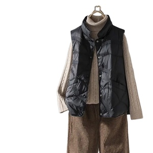 Manteau de gilet bouffant noir long de style coréen pour femmes veste d'hiver avec des techniques imprimées en duvet naturel - Product Image 1