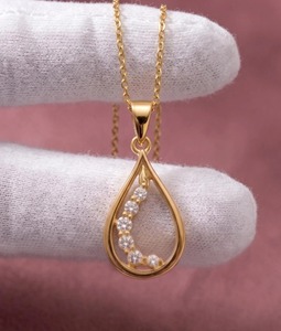 Colgante delicado de circonita en forma de lágrima, plata de ley 925 con baño de oro vermeil, colgante abierto tipo gota, colgante minimalista con piedra preciosa para collar. - Product Image 5