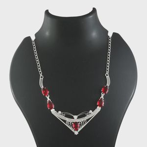 Colgante de Cuarzo Granate Rojo Natural con Engaste de Bisel Chapado en Oro/Plata, Elegante Collar de Filigrana, Regalo de Compromiso o Cumpleaños para Mujer - Product Image 5