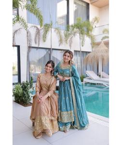 Tenue traditionnelle indienne en soie supérieure avec broderies riches en sequins, ensemble prêt-à-porter Salwar Kameez pour les mariages et les cérémonies - Product Image 1