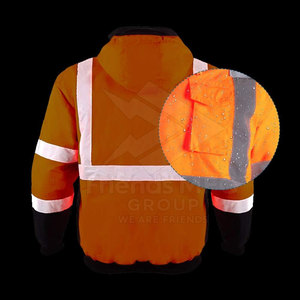 วัสดุทนทานต่อสภาพอากาศ แถบสะท้อนแสง สวมใส่สบายสำหรับการทำงานเป็นเวลานาน เสื้อแจ็คเก็ต ANSI Class 1 Hi Vis พร้อมโลโก้แบบกำหนดเอง - Product Image 6