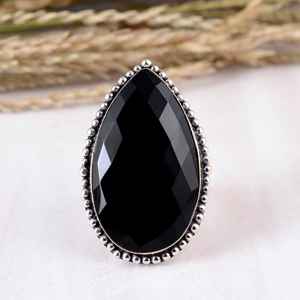 Anillo de Plata SHYAM JEWELRS con Ónix Negro en Forma de Lágrima, Corte Rosa, Diseño Tribal Vintage con Borde de Cuentas, Estilo Boho Hippie - Product Image 1