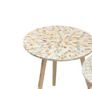 Table artisanale multicolore en nacre avec pieds en bois, style mobilier d'appoint incrusté de coquillages, vente en gros - Product Image 3