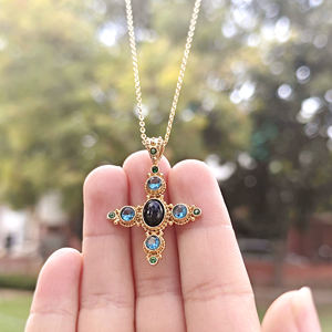 Collar con Colgante de Cruz Ortodoxa Chapado en Oro de 18k, Piedra de Ónix Negra Ovalada, Cadena con Mini Eslabones de Circonita Cúbica, Joyería de Moda para Toda Ocasión - Product Image 2