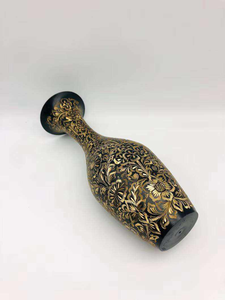 Jarrón de Metal Indio con Grabado Floral Negro y Dorado, Hecho a Mano, Jarrón Decorativo de Lujo para Decoración del Hogar y Hoteles - Product Image 4
