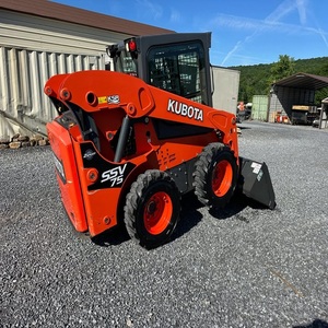 Potente cargadora compacta Kubota SSV75 con tecnología de elevación vertical del motor y opción hidráulica de alto flujo de 30.4 GPM - Product Image 5