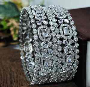 Bracelet en laiton gravé sur mesure, ajustable, manchette ouverte, bijoux personnalisés pour femmes, disponible en gros à prix de gros - Product Image 1