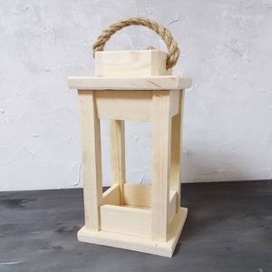 Lanterne à bougie en bois de qualité supérieure, conçue pour la décoration intérieure et extérieure, offrant un artisanat naturel et un éclairage charmant de bougies. - Product Image 1