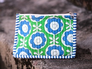 Pochette matelassée en coton fait main à motifs imprimés, portable, multi-motifs, avec fermeture éclair, pour pièces de monnaie, cosmétiques et organisateur de voyage - Product Image 1
