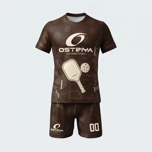 Uniforme de Pickleball para Hombre, Económico, 100% Poliéster, con Logotipo Personalizado Impreso por Transferencia de Calor, Protección UV, Cuello Redondo, Cintura Elástica y Pantalones Cortos - Product Image 1