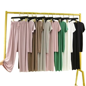 Ensemble T-shirt et pantalon d'été tendance pour femme, taille élastique régulière, style décontracté, taille extensible, motif uni, haut et pantalon longueur genou - Product Image 4