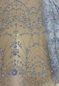 Tela de Encaje Floral 3D Azul de Lujo con Cuentas y Lentejuelas Bordadas a Mano, Tul para Vestidos de Novia de Alta Costura, Proveedor al por Mayor - Product Image 2