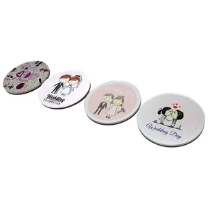 Aimant de réfrigérateur personnalisé en acrylique rose – Autocollant magnétique rond de style mariage pour la décoration et les cadeaux - Product Image 1
