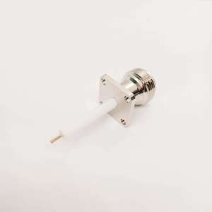 Connecteur RF femelle de type N, à bride carrée de 17,5 mm, avec diélectrique PTFE extra long, 50 Ohms, tout en cuivre, à sertir, pour montage sur panneau - Product Image 6