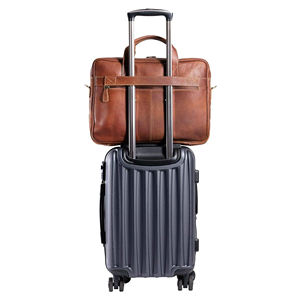 Bolsos para portátil de cuero negro con interior espacioso, cierre seguro y correa cómoda, adecuados para el trabajo, la escuela y los viajes. - Product Image 4