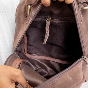 Petit sac à dos Western usiné à la main personnalisé sac de voyage Vintage en cuir de vachette véritable daim avec nouveau logo au design - Product Image 6