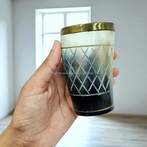 Coupe viking en corne de bœuf |   Verre à boire rustique médiéval en corne - Product Image 1