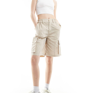 Short cargo femme taille mi-haute en toile de coton couleur unie, séchage rapide, respirant, taille élastique, design décontracté avec poches, délavé à la pierre - Product Image 1