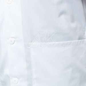 Bata de laboratorio profesional con tela cómoda y diseño limpio para la práctica médica diaria. - Product Image 6