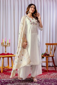 Conjunto Premium de Kurti y Palazzo Bordado con Seda de Mango, con Dupatta de Muselina de Seda Jacquard con Trabajo Mina, Ropa Étnica para Mujer, Calidad de Exportación - Product Image 2