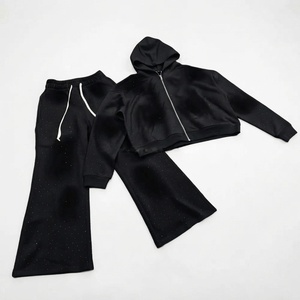 Ensemble de survêtement noir à capuche pour femme, sweat-shirt à fermeture éclair à manches longues avec poches latérales, coupe ample, tenue décontractée pour l'automne - Product Image 1