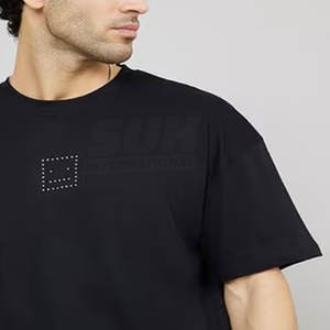 เสื้อยืดผู้ชายปักลายเพชร โลโก้สั่งทำได้ ราคาโรงงาน ผ้าฝ้าย 100% ทรงหลวม ระบายอากาศ แห้งเร็ว เป็นมิตรกับสิ่งแวดล้อม คุณภาพสูง - Product Image 6