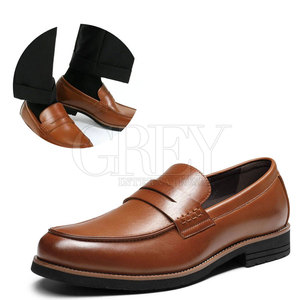 Chaussures en cuir pour hommes, artisanat authentique, chaussures décontractées, semelle rembourrée, texture riche, tenue élégante au quotidien - Product Image 5