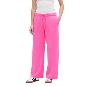 กางเกงวอร์มทรงขาบานสีชมพูสไตล์ฮิปฮอปสำหรับผู้หญิง พิมพ์โลโก้ได้ตามต้องการ ด้านหน้าเรียบ ผ้าฟลีซสำหรับฤดูหนาว ระบายอากาศได้ดี ผลิตจากผ้าฝ้ายออร์แกนิค 100% สำหรับเด็กผู้หญิง - Product Image 1