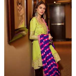 Ensemble haut-bas et dupatta en mousseline de soie pour soirée, manches trois-quarts - Product Image 5