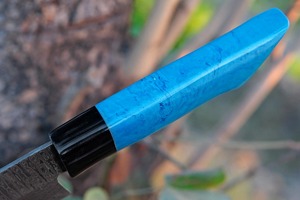 Couteau de chef artisanal de 8 pouces en acier Damas avec manche en résine et étui en cuir, ambidextre, compatible lave-vaisselle, design moderne - Product Image 4