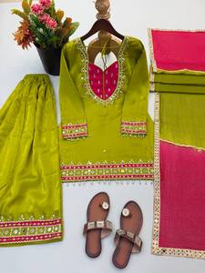 Nuevo Diseño de Top y Dupatta Reversible Elástico hasta la Rodilla con Cristal Romano Sólido y Trabajo de Espejo Real para Fiesta - Product Image 4