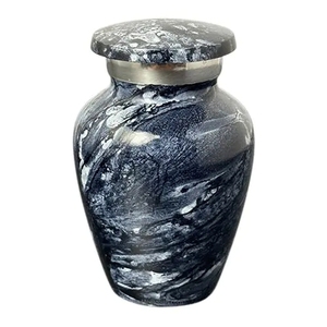 Urne commémorative en argent et bleu océan gravée à la main – Petite urne commémorative en aluminium pour cendres humaines avec bande de feuilles sculptée à la main - Product Image 3