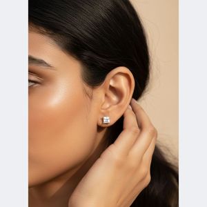 Boucles d'oreilles clous classiques à 4 griffes en diamant de laboratoire taille princesse 0,45 carat, couleur E-F, pureté VVS2, pour femme, élégance intemporelle - Product Image 6