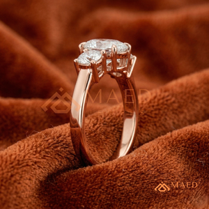 Bague à trois pierres en moissanite pour femme, or rose, bijoux de fiançailles, de mariage, d'anniversaire, cadeau, style élégant, style tendance au quotidien - Product Image 2