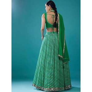 Atractivo Lehenga Choli de Organza Verde con Estampado Digital para Boda - Product Image 2
