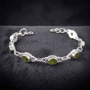 Pulsera Elegante Hecha a Mano con Peridoto Genuino Brillante y Plata de Ley 925 para Mujer, Regalo de Joyería - Product Image 4