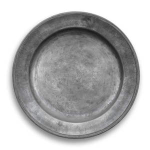 Plaque de chargement élégante en métal pour une table à manger raffinée dans une décoration de luxe et des présentations de restaurants haut de gamme - Product Image 3