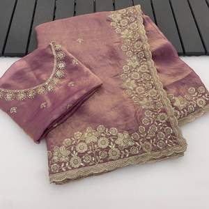Sari ethnique indien en satin Fandy de qualité supérieure avec broderie de sequins sur le pallu, travail multi-fils et bordure découpée en arco. - Product Image 3
