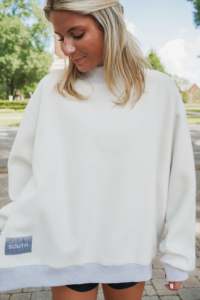 Sudadera Oversize de Cuello Redondo para Mujer, Gris Claro, con Estampado de Letras 'South', Hombros Caídos, de Algodón Tejido, para Otoño - Product Image 4