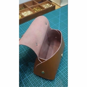 Pochette en cuir véritable faite à la main, logo personnalisé, petite pochette de luxe pour maquillage et bijoux, sac de rangement de voyage, mini porte-monnaie pour femmes et hommes - Product Image 1