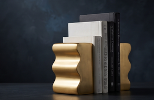 Porte-livres sculpturaux en aluminium de style Art déco, design moderne et décoratif, avec motif ondulé - Porte-livres décoratifs multi-pièces pour adultes - Product Image 2