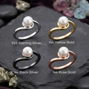 Bague de fiançailles en argent sterling 925 avec perle d'eau douce blanche, faite à la main, avec bande filée, nacre, cadeau d'anniversaire pour elle - Product Image 2