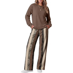 Ensemble décontracté deux pièces pour femme : pull col rond marron café et pantalon à rayures verticales effet vieilli – Vente en gros - Product Image 4