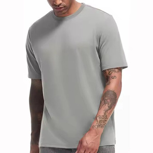 T-shirt de sport pour homme à séchage rapide, coupe musclée, avec impression graphique personnalisée, idéal pour la course, l'entraînement et le fitness, style universitaire oversize - Product Image 5