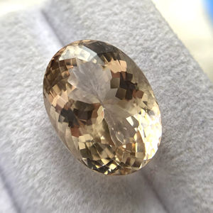 Pierre naturelle certifiée Morganite de forme ovale avec une couleur et un lustre excellents, Beryl naturel de 10,94 carats, nette à la loupe - Product Image 1