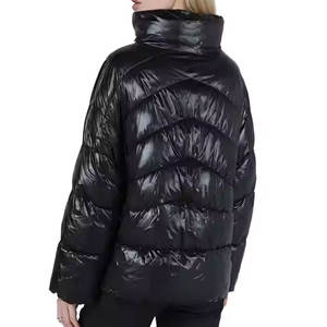 Nueva chaqueta hinchada caliente al por mayor diseño personalizado y chaqueta hinchada colorida nueva chaqueta de invierno acolchada con capucha brillante gruesa para hombres - Product Image 6