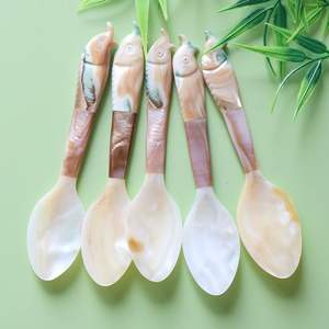 Cuchara de concha de lujo hecha a mano de nácar natural para servir alimentos delicados con ecológico por 99 Gold Data - Product Image 3