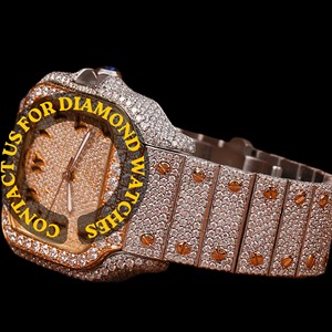 Montre à quartz pour homme de qualité supérieure, cadran blanc, chiffres romains, avec diamant moissanite carré de qualité supérieure, taille brillant, idéale pour les soirées. Prix. - Product Image 2