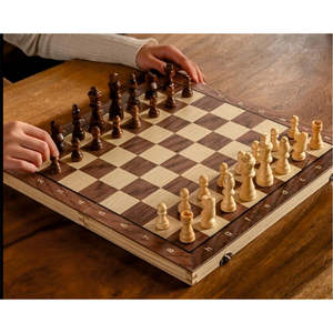 Juego de Ajedrez de Madera Plegable 2 en 1 con Acabado en Nogal, Tablero de Ajedrez Portátil con Ranuras de Almacenamiento, Juego de Mesa de Estrategia para Mercados Internacionales - Product Image 1